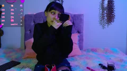 valkiry_ online show from March 21, 10:13 pm