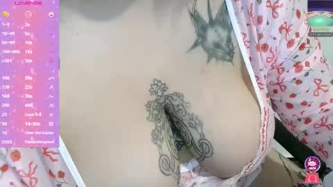 Snapshot of valky_amy chatting on May 23, 8:07 am valky_amy online show from May 23, 8:07 am