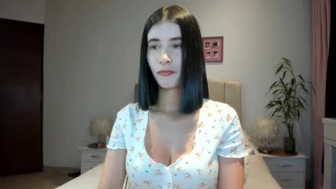 Macarena online show from April 11, 12:59 am