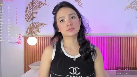 Snapshot of valleriie_ chatting on July 7, 4:22 pm valleriie_ online show from July 7, 4:22 pm