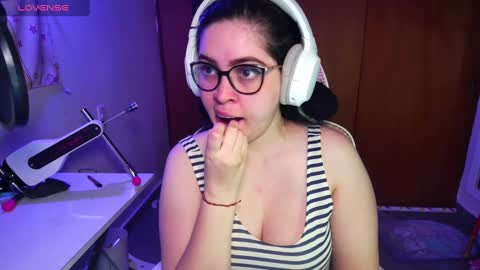 Im Violet online show from February 6, 12:00 am