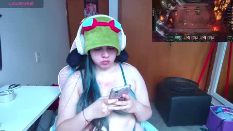 Im Violet online show from March 10, 8:12 pm