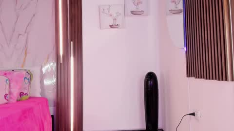 Vallolet Peach  online show from February 17, 12:12 pm