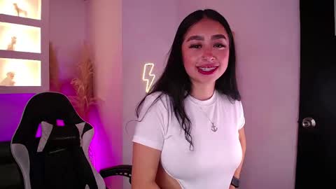 vallolett__ online show from April 7, 10:09 pm