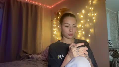 Little Devil online show from September 23, 2:31 pm