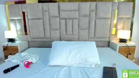 Snapshot of valtira_nova chatting on June 24, 7:24 pm valtira nova online show from June 24, 7:24 pm