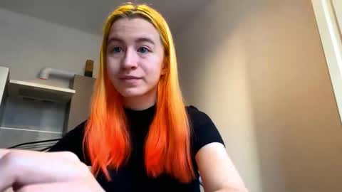 Snapshot of valtopi chatting on February 3, 7:02 am Emily online show from February 3, 7:02 am