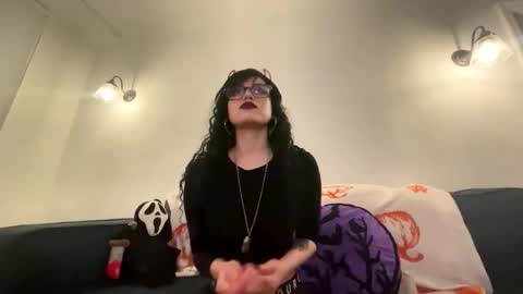 vampgatita online show from April 3, 12:30 am