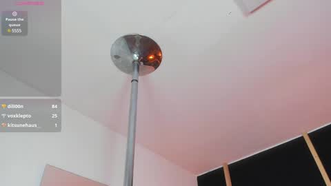 vampy_dolll online show from January 7, 4:05 pm