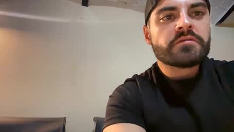 Snapshot of vampz888 chatting on February 4, 3:22 am HUNG LATINO 888 bigcock fit athletic latino online show from February 4, 3:22 am