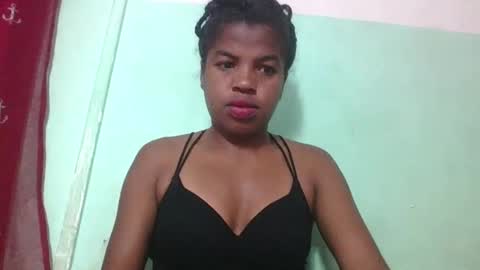 Snapshot of vanafiry chatting on February 6, 4:21 am vanafiry online show from February 6, 4:21 am