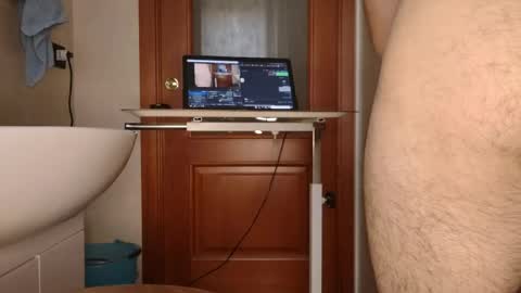 Snapshot of vandik669 chatting on May 1, 12:32 pm vandik669 online show from May 1, 12:32 pm