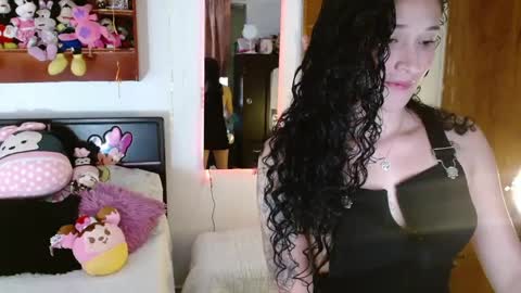 Snapshot of vanellope_vonrol chatting on January 10, 4:12 am Vanessa online show from January 10, 4:12 am
