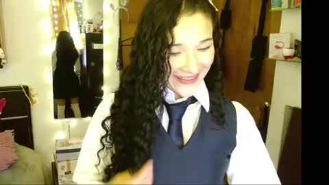Snapshot of vanellope_vonrol chatting on February 6, 1:16 am Vanessa online show from February 6, 1:16 am