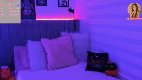 Snapshot of vanesa_moon_ chatting on October 24, 12:30 am vanesa_moon_ online show from October 24, 12:30 am