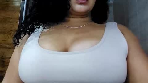 vanessa and samantha online show from March 22, 8:01 pm