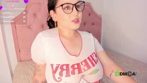 Snapshot of vanesaplacios chatting on June 30, 10:11 pm vanesa online show from June 30, 10:11 pm