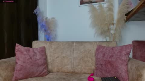 VANESSA BRETT online show from February 18, 12:39 am