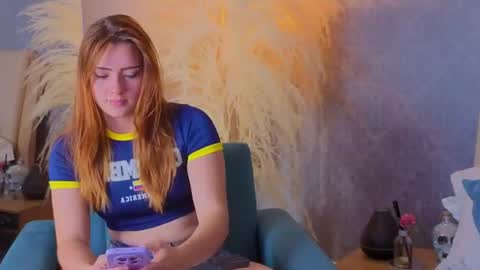 Snapshot of vanessa_foxyy chatting on June 23, 8:29 pm vanessa_foxyy online show from June 23, 8:29 pm