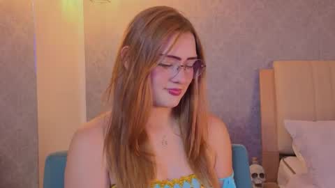 Snapshot of vanessa_foxyy chatting on July 3, 8:26 pm vanessa_foxyy online show from July 3, 8:26 pm