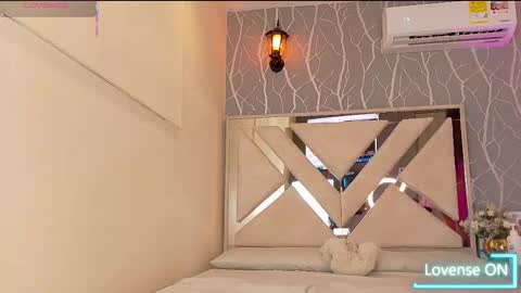    online show from October 28, 12:19 pm