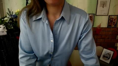 Snapshot of vanessa_joy_ chatting on February 22, 1:35 pm Vanessa online show from February 22, 1:35 pm