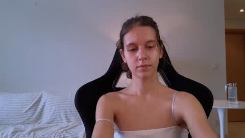 vanessa online show from December 21, 1:15 am