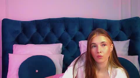 Vanessa online show from March 18, 6:16 am