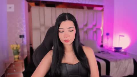 vanessaduval online show from September 11, 5:40 am