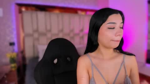 vanessaduval online show from October 12, 3:49 am