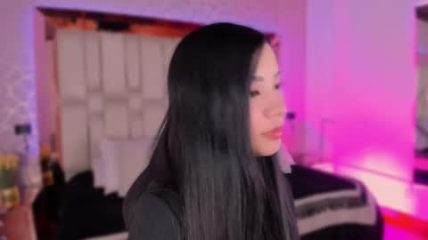 vanessaduval online show from October 19, 10:43 pm