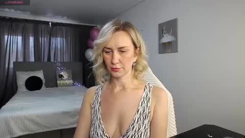 Vanessa  online show from March 1, 11:50 am