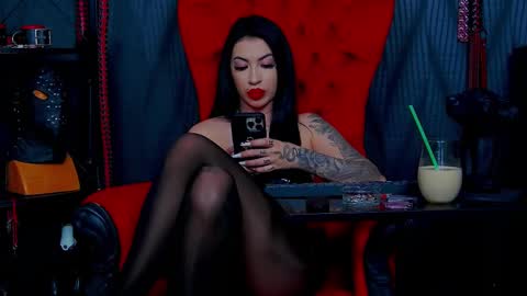 Miss Vanessa online show from March 11, 4:40 pm