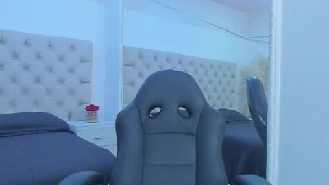 Snapshot of vanessascott_ chatting on April 23, 8:46 am vanessascott_ online show from April 23, 8:46 am