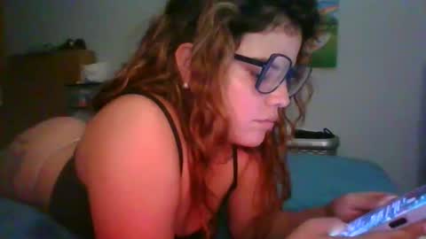 Snapshot of vanessashows chatting on October 21, 8:42 pm vanessashows online show from October 21, 8:42 pm