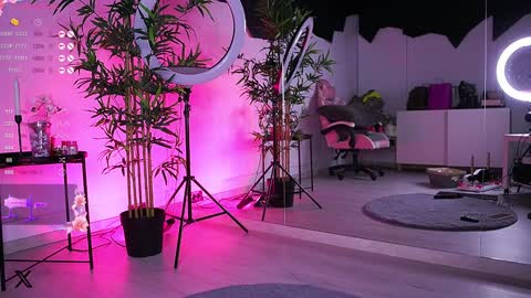 Vanessa Simon online show from January 28, 6:27 am