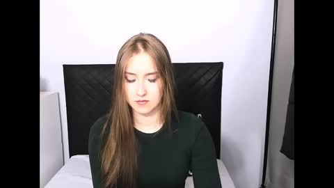 VanessaTrue online show from March 29, 4:18 pm