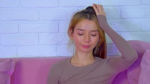 VanessaVienne online show from February 17, 5:15 am