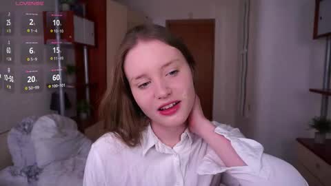 Snapshot of vanettakrupka chatting on February 3, 6:35 pm Luna online show from February 3, 6:35 pm