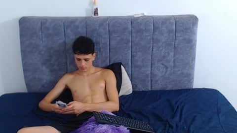 Snapshot of vanie_ chatting on May 24, 10:04 pm Ruby and Vanie online show from May 24, 10:04 pm