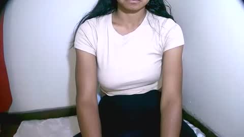 vanih27 online show from March 9, 7:07 pm