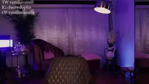 Annabet  online show from December 5, 7:10 pm