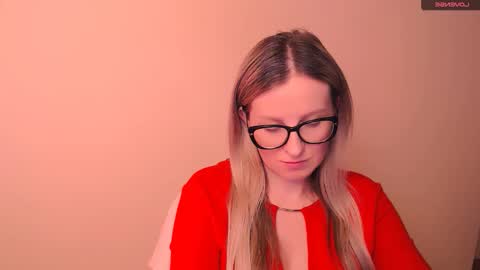 Snapshot of vanillaex_ chatting on February 20, 5:15 am Mia online show from February 20, 5:15 am