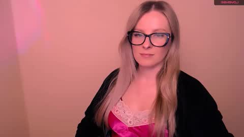 Mia online show from March 6, 6:37 pm