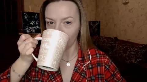 VanillaMuffin online show from March 11, 6:43 am