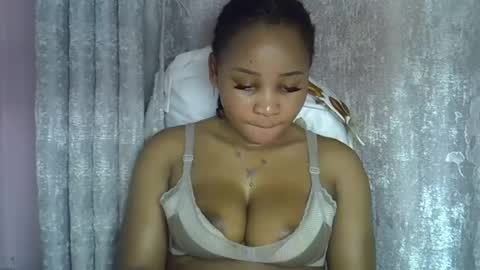 Snapshot of vanillavenus chatting on June 16, 1:47 pm vanillavenus online show from June 16, 1:47 pm