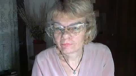 Vanillaxcreamy online show from January 12, 3:46 pm