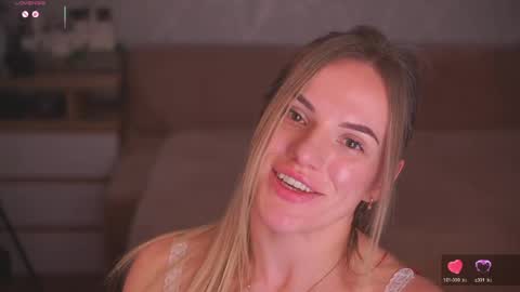 Sophie online show from May 10, 10:04 pm