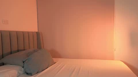 Elizabeth online show from January 8, 9:06 pm