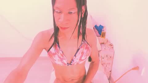 Snapshot of vannesascott chatting on April 6, 12:41 am VANNESA online show from April 6, 12:41 am